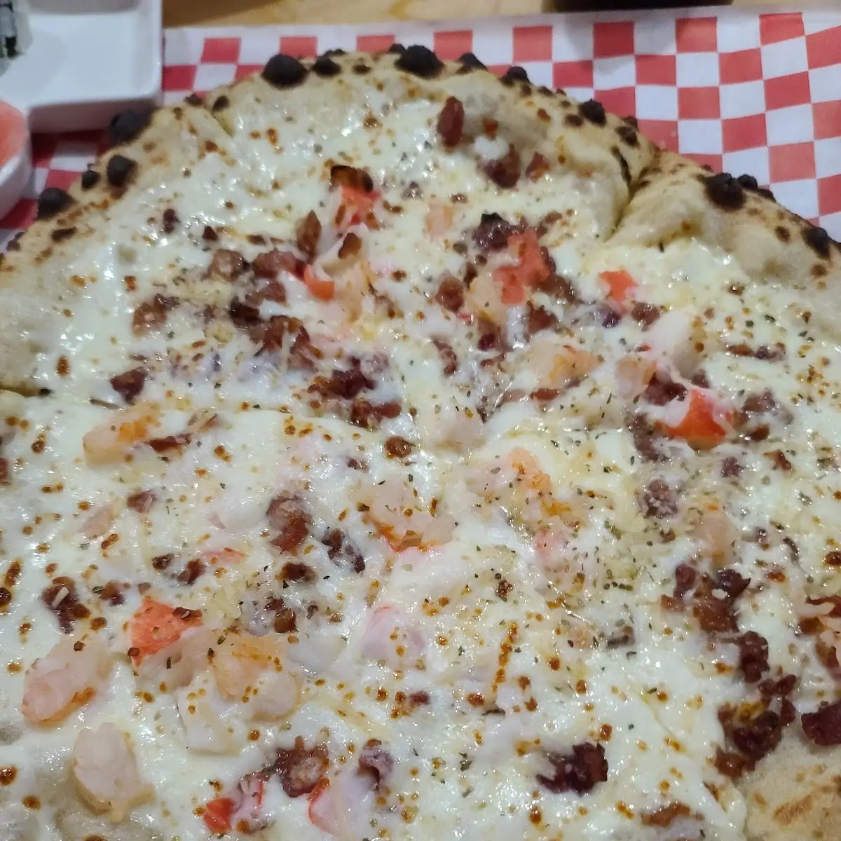 Seafood Pizza