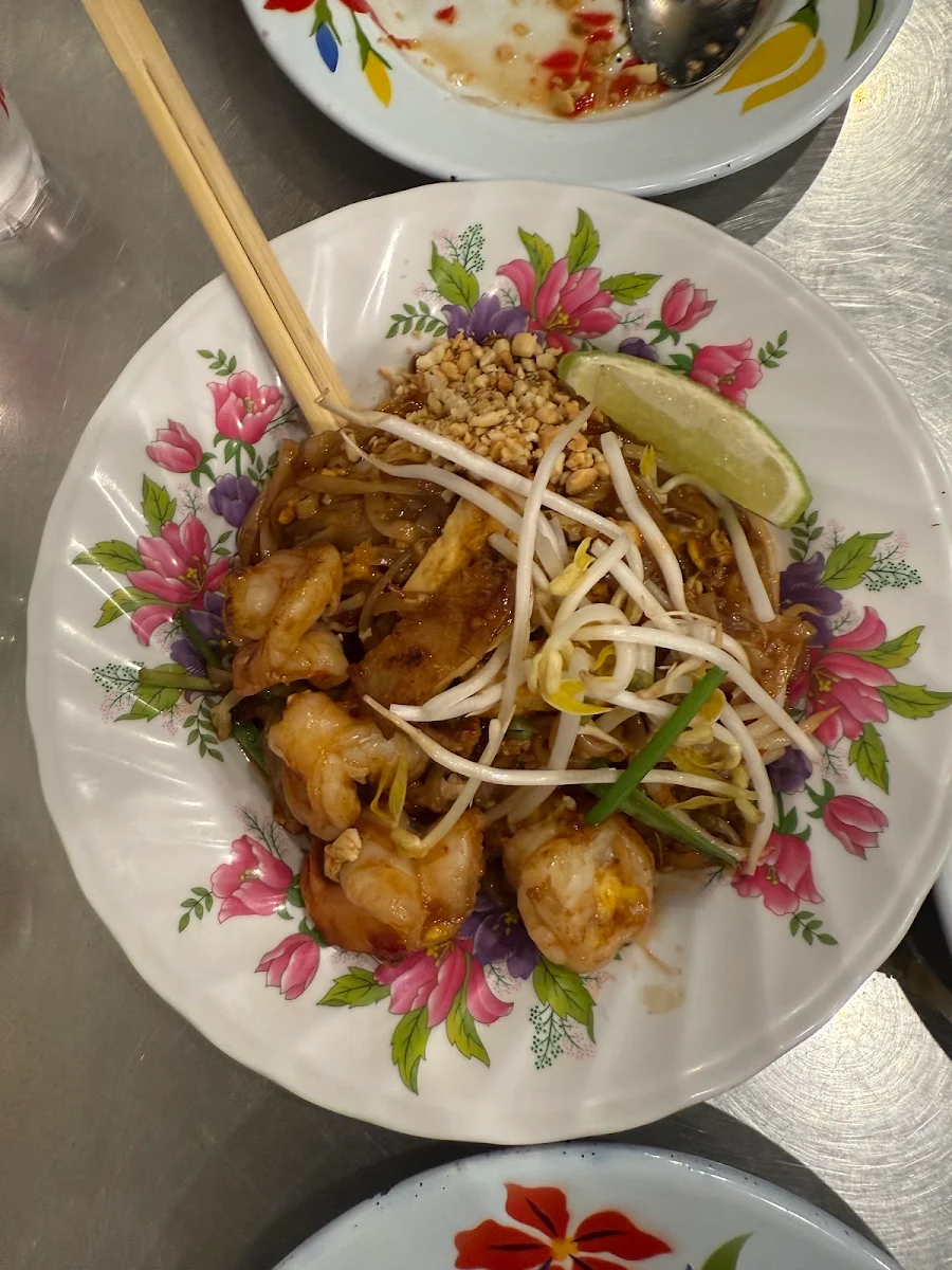 Pad Thai with Prawns, Nana Thai