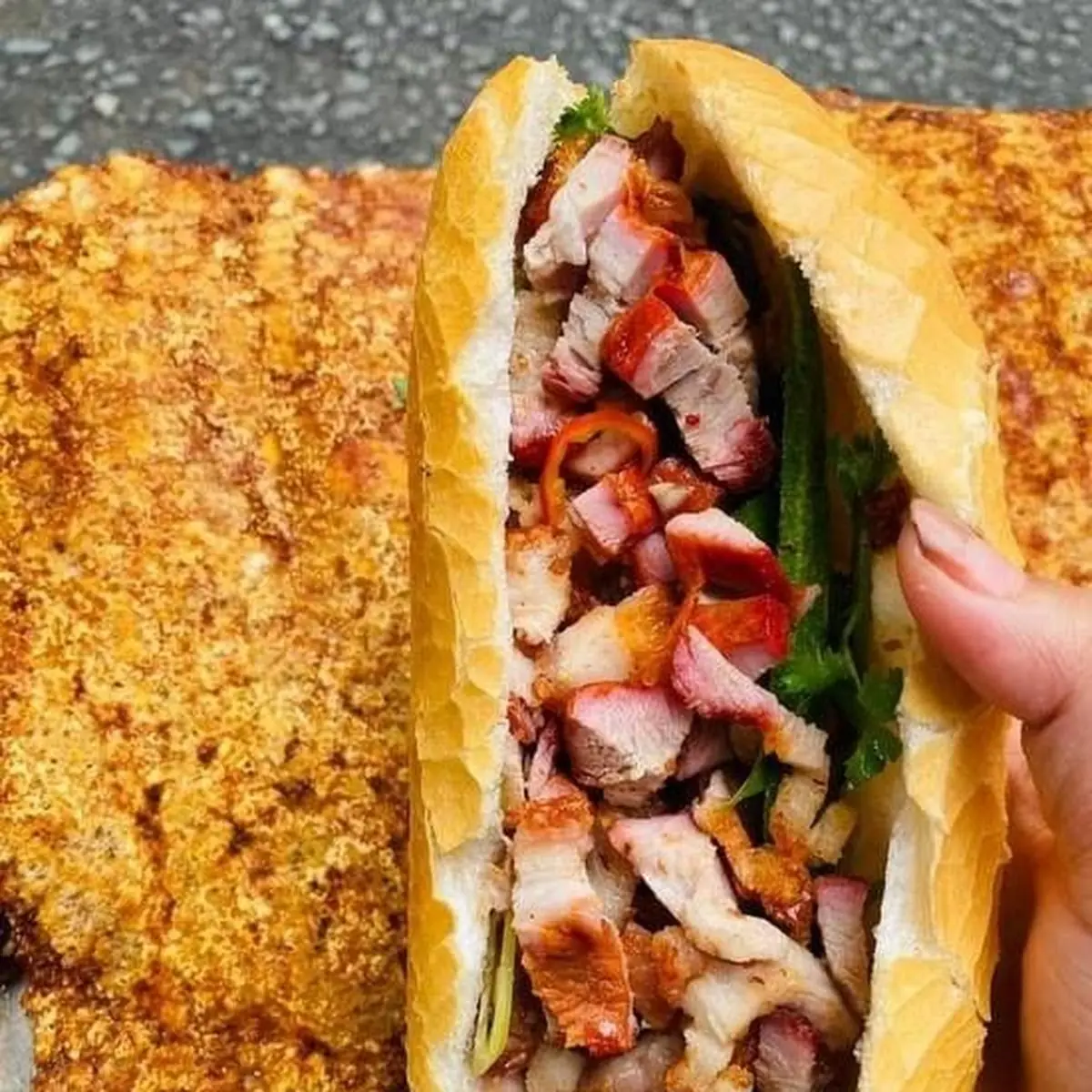 Roasted Pork Bánh MI – Bánh MĨ Heo Quay