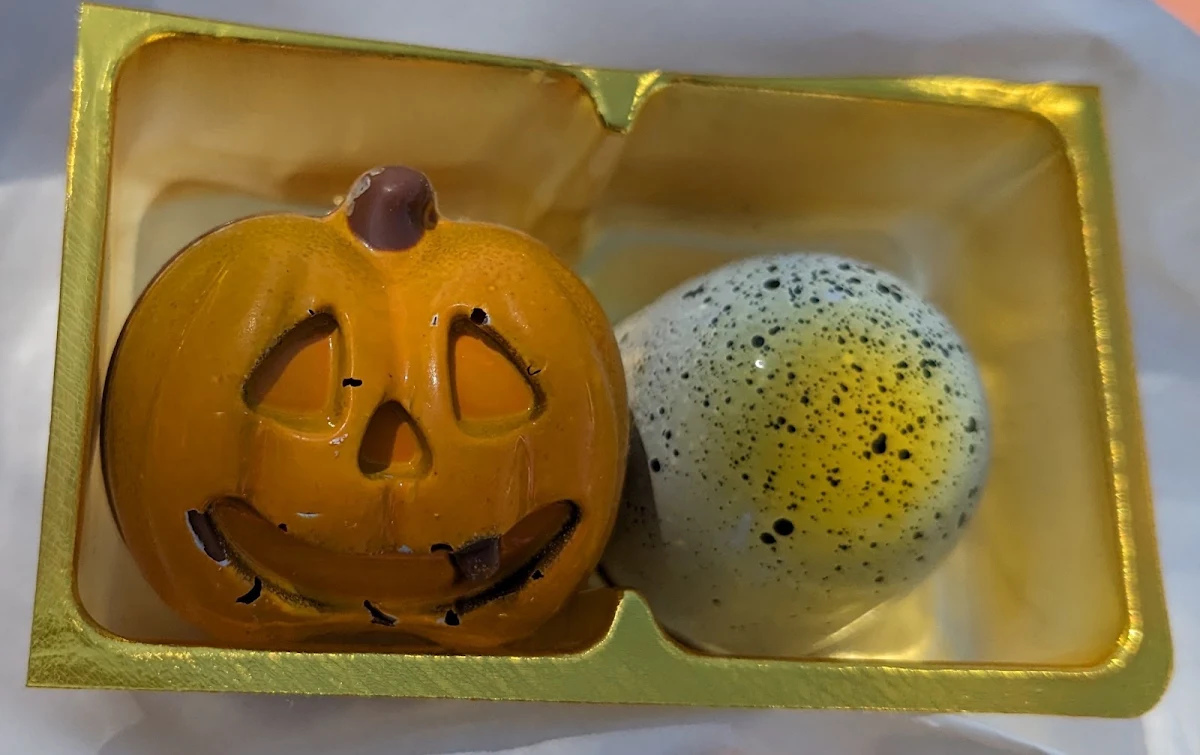 Seasonal Chocolate Pralines, Bracegirdle's Blackwood