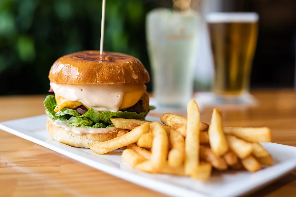 Beer Battered Barra Burger, Rocklea Hotel