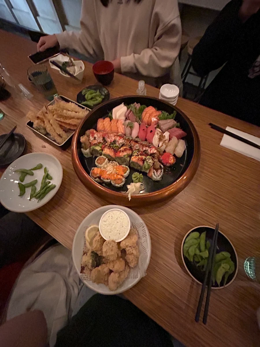 Love Boat for Two, Kibo Sushi House - Annex