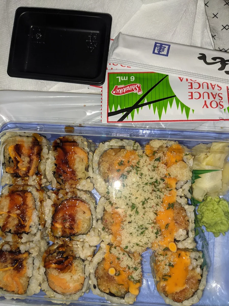 Yam Sushi and Spicy Salmon, Kibo Sushi House - Annex