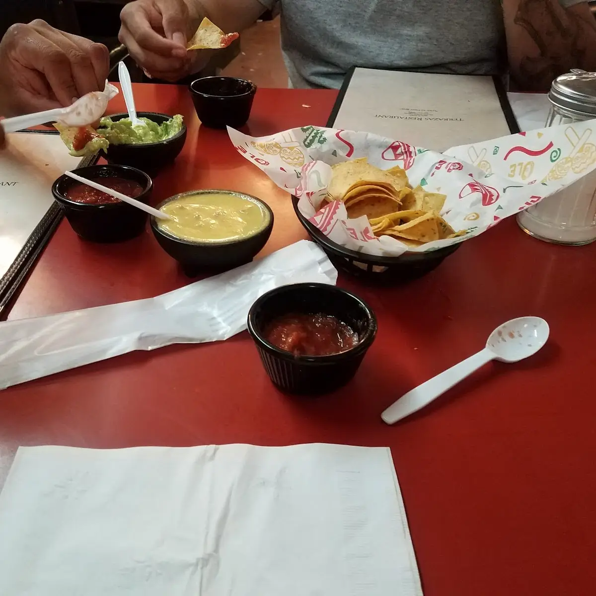 Chips Salsa Queso Guacamole