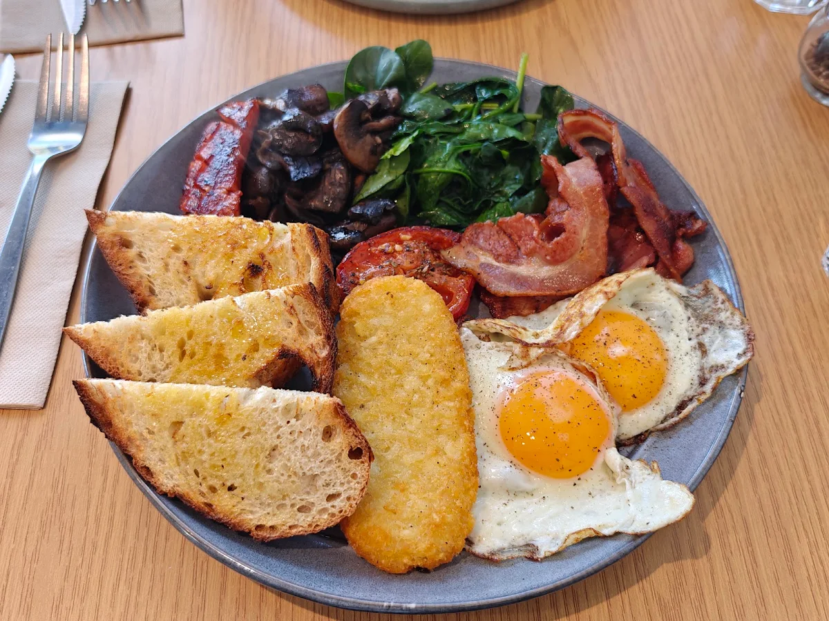 Big Breakfast, 10/10 cafe