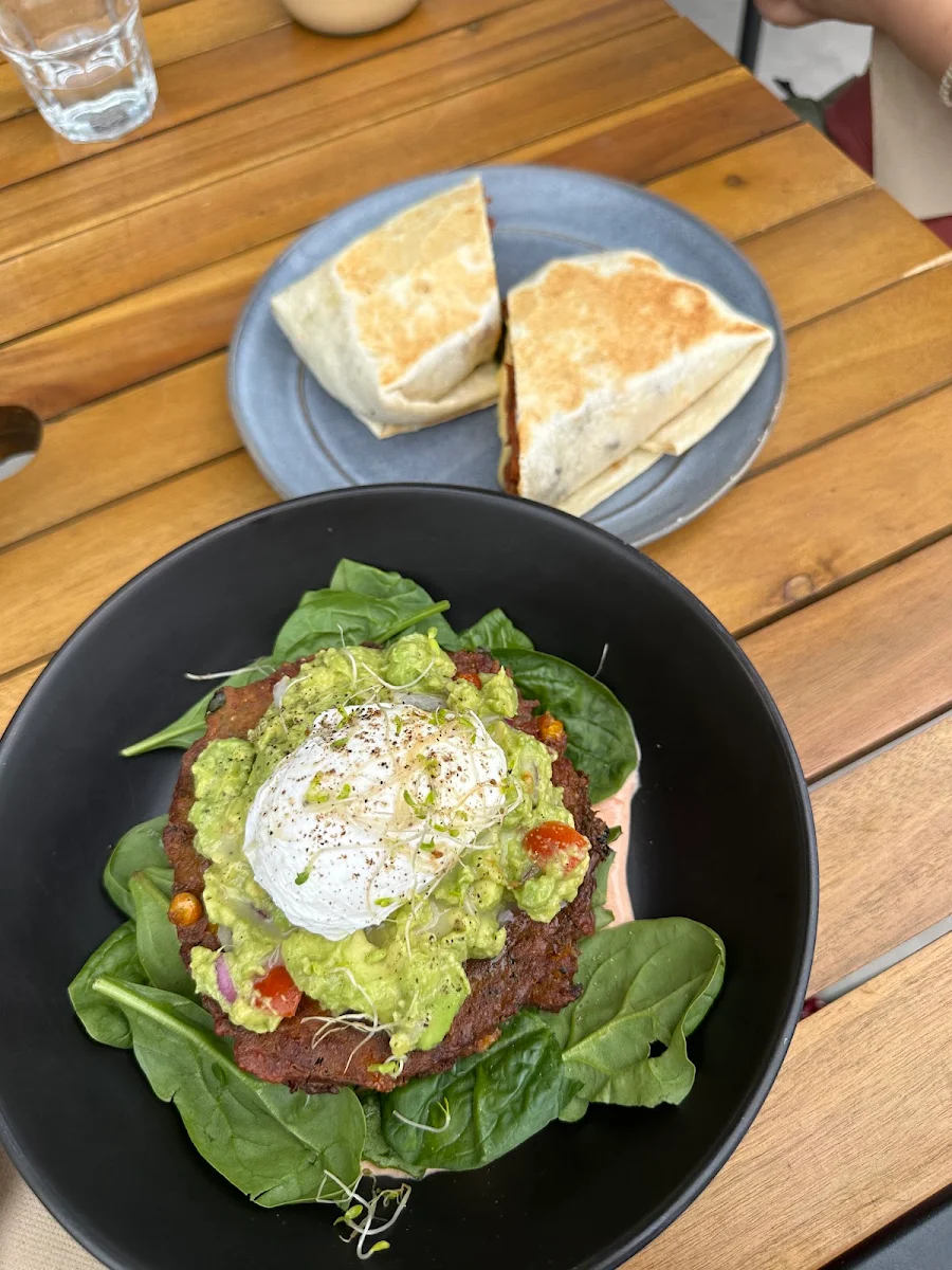 Smashed Avocado, 10/10 cafe