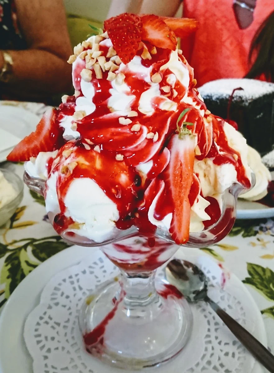 Lady Lavenders Passion Berry Sundae, Lady Lavender's Tea Room