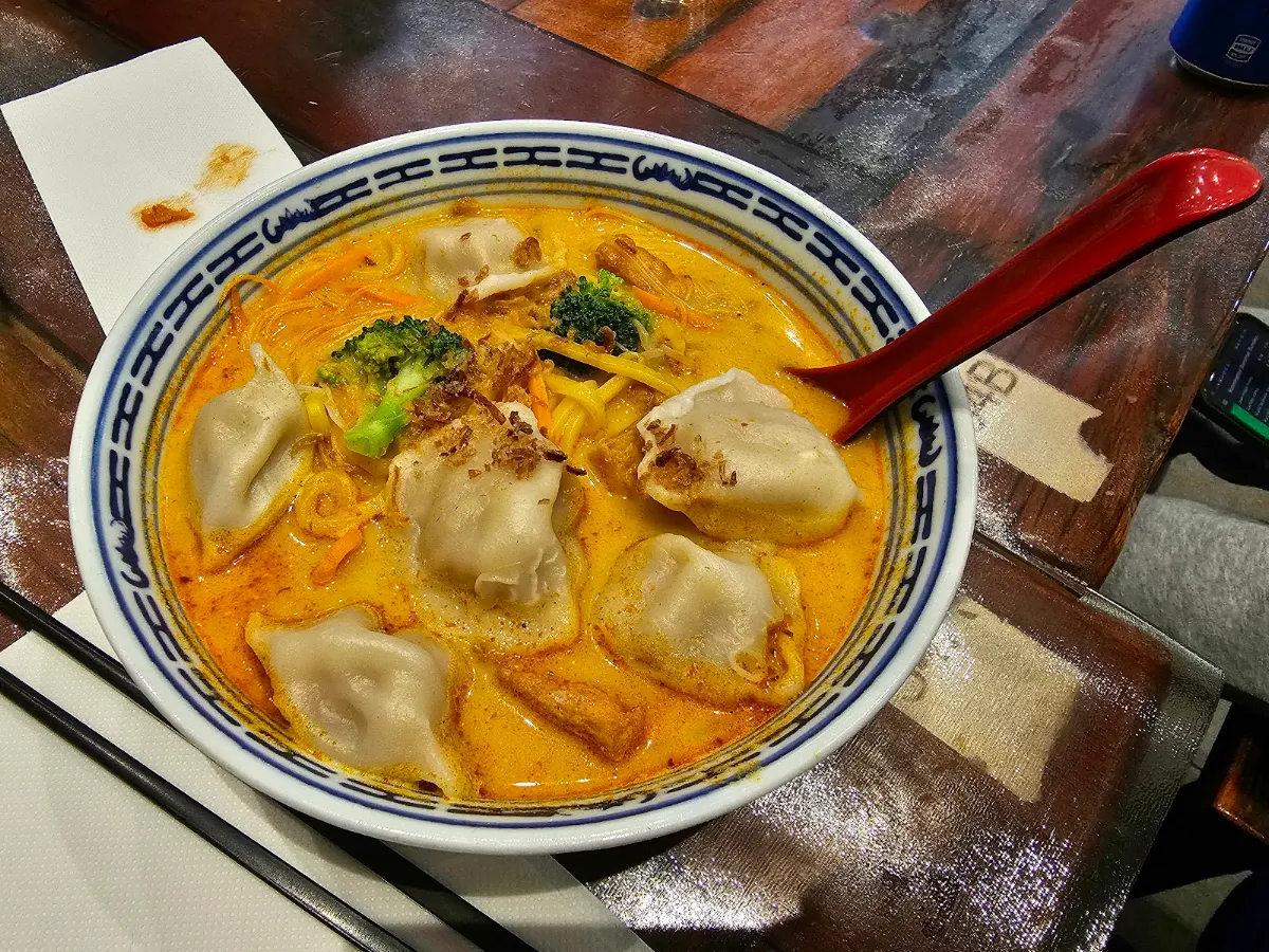 Dumpling Laksa