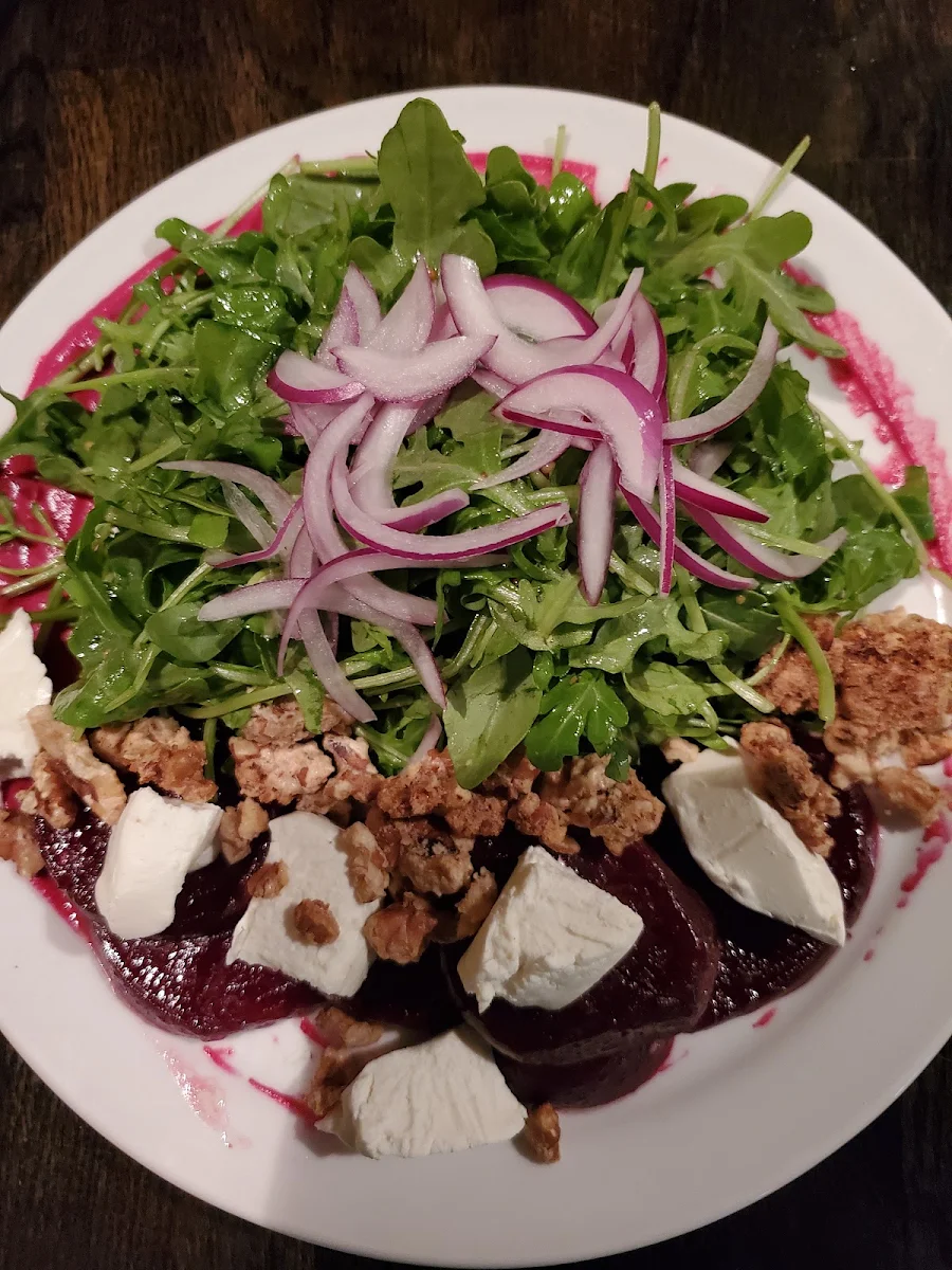 Beet & Goat Cheese Salad