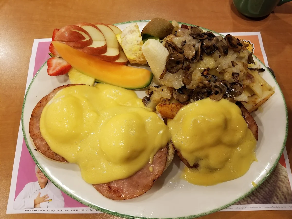 Eggs Benedict Tomato Bacon and Chives