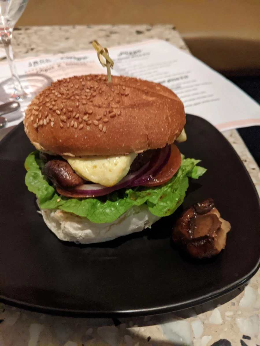Mushroom Burger, Cargo Bar Pizza Lounge