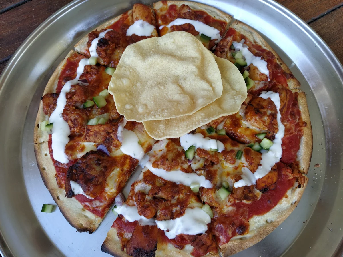Tandoori Chicken Pizza, Cargo Bar Pizza Lounge