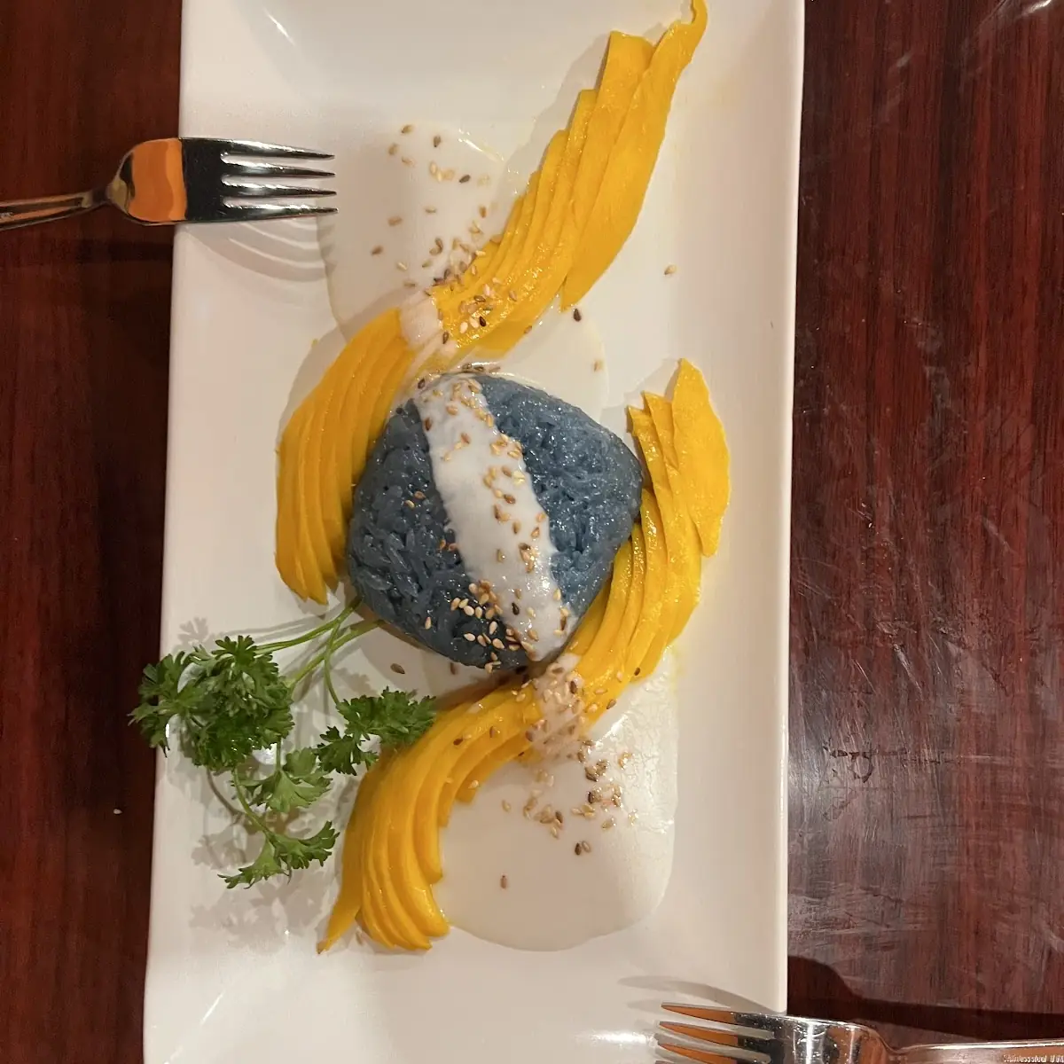 Anchan Sticky Rice with Mango Seasonal