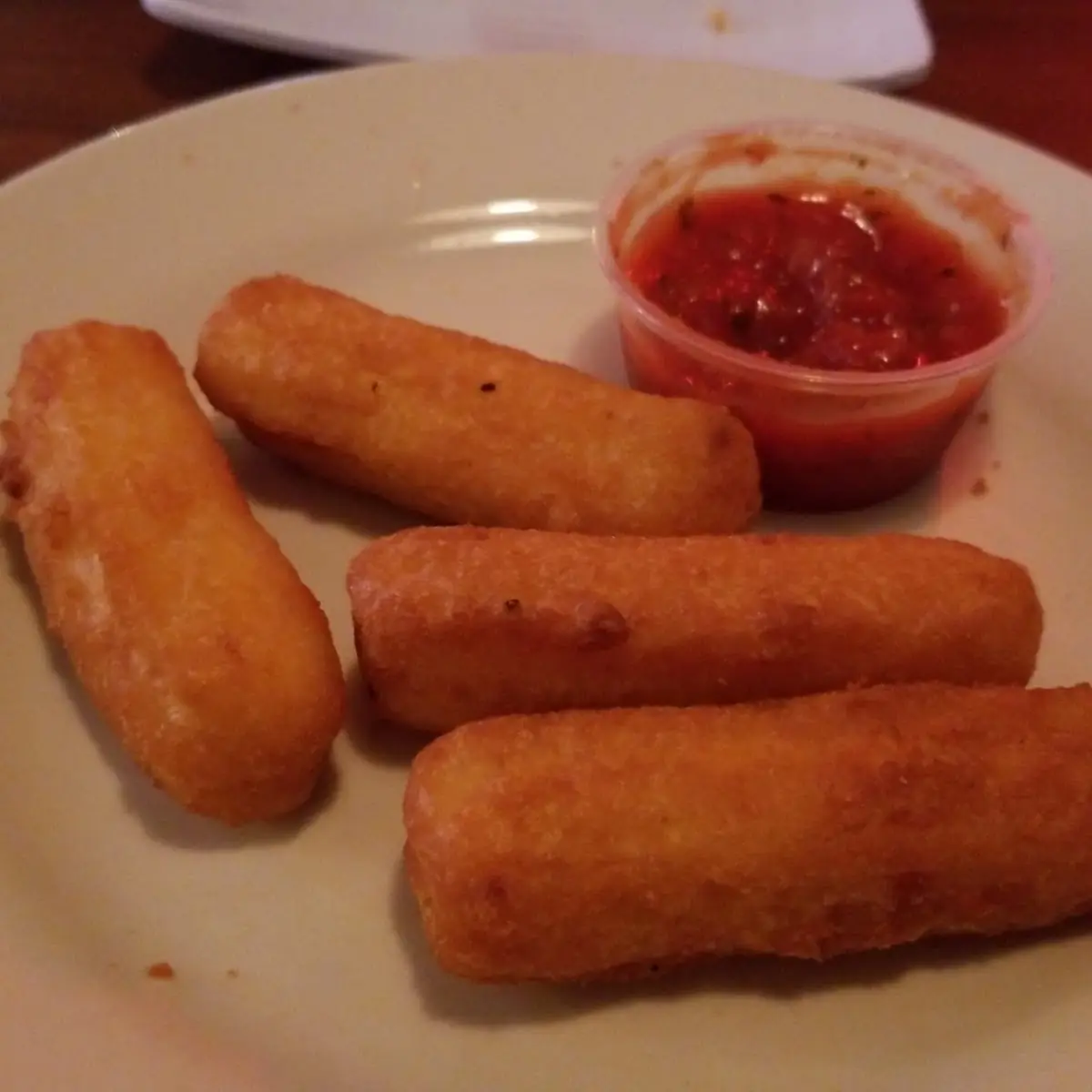 Fried Mozzarella Cheesesticks