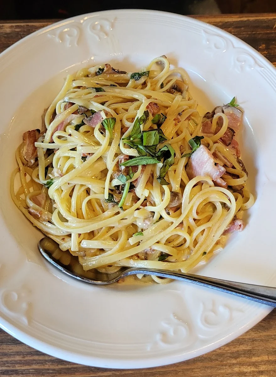 Linguine Magia, Magia Restaurant & Garde-Manger