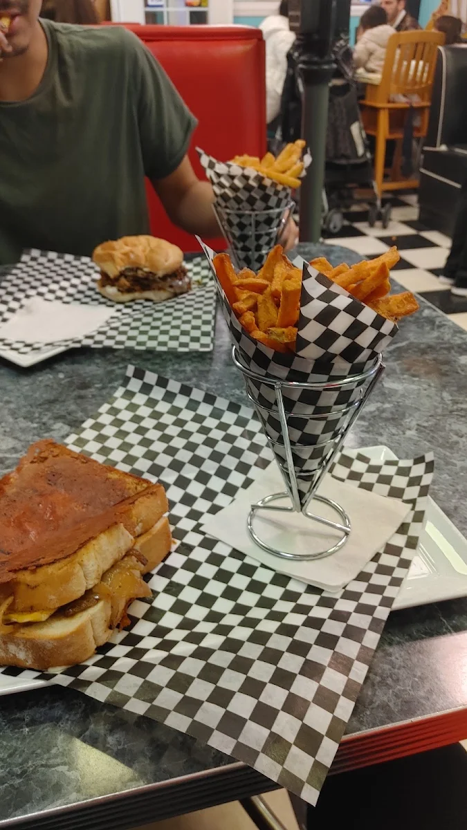 Highlights, Johnny's Jukebox Diner
