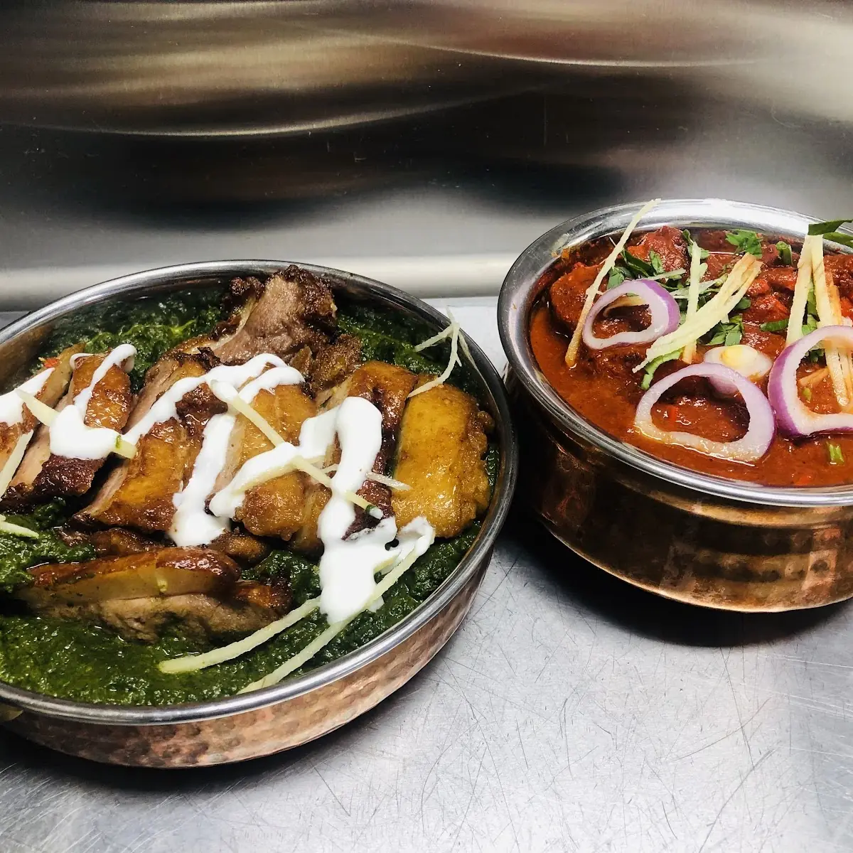 Bathakh Saag Chicken Vindaloo