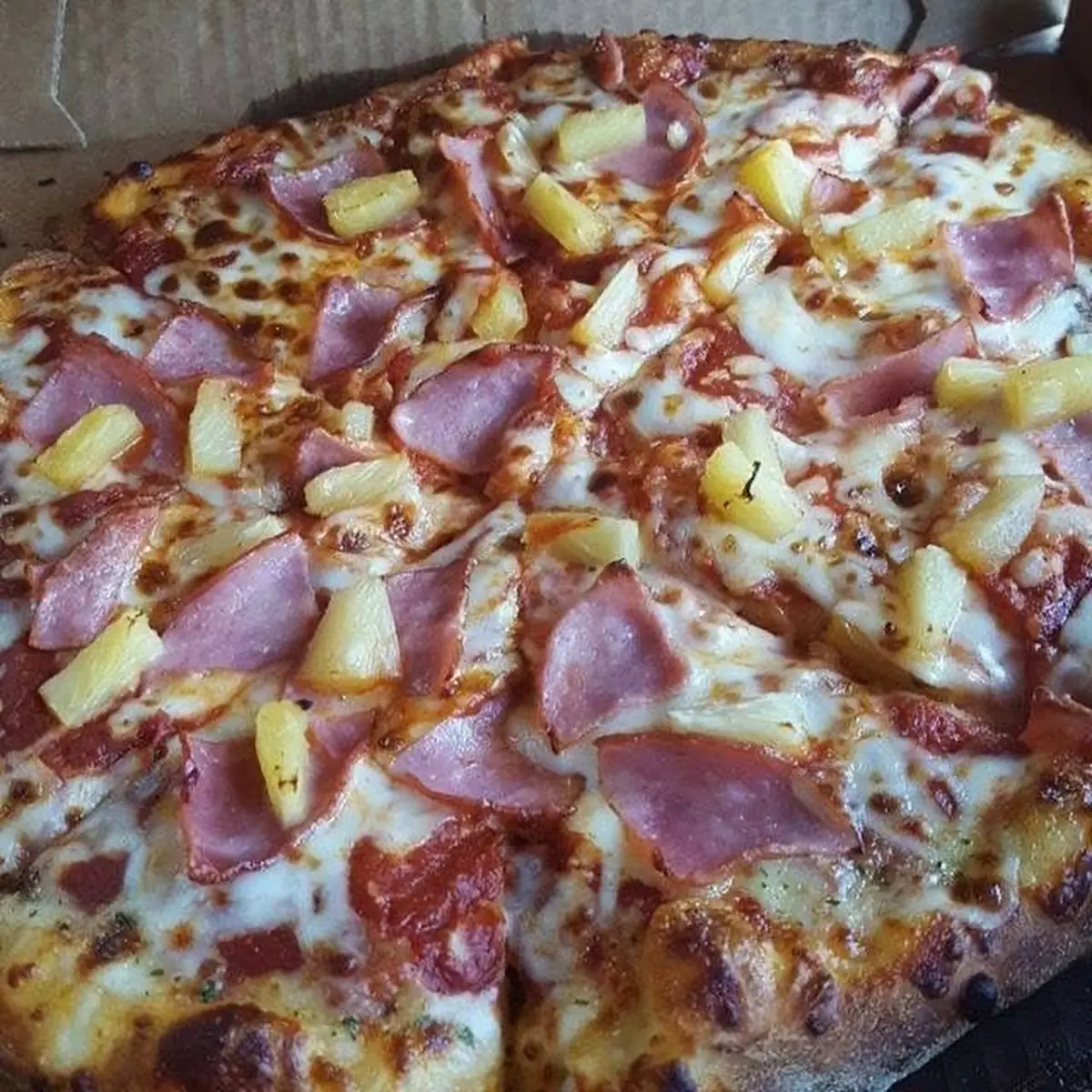 Hawaiian Pizza