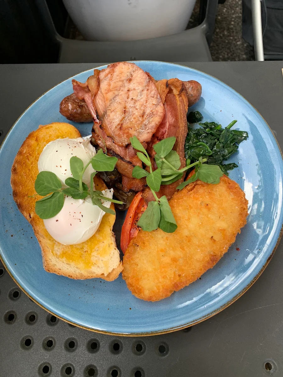 Big Brekkie, Montano's Patisserie Cafe.
