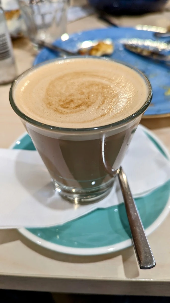Latté, Montano's Patisserie Cafe.