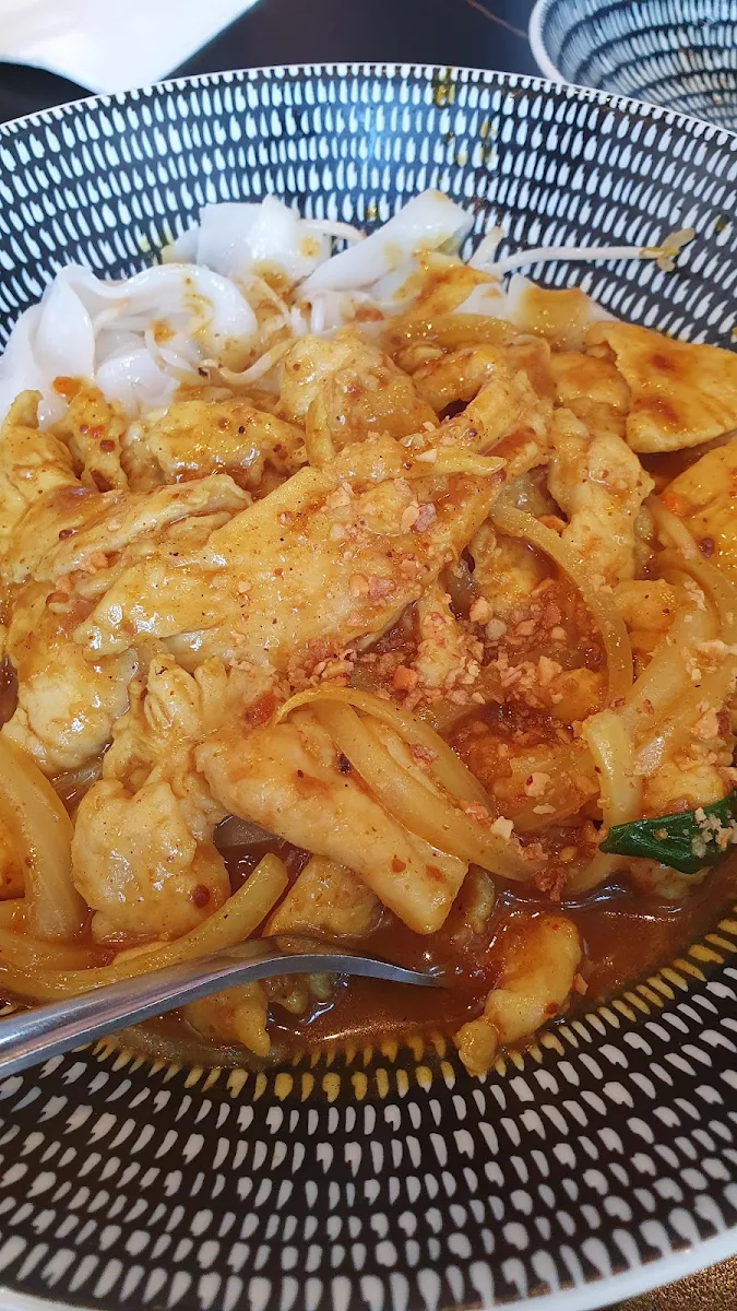 Satay Chicken Rice Noodles, Food World Asian Fusion