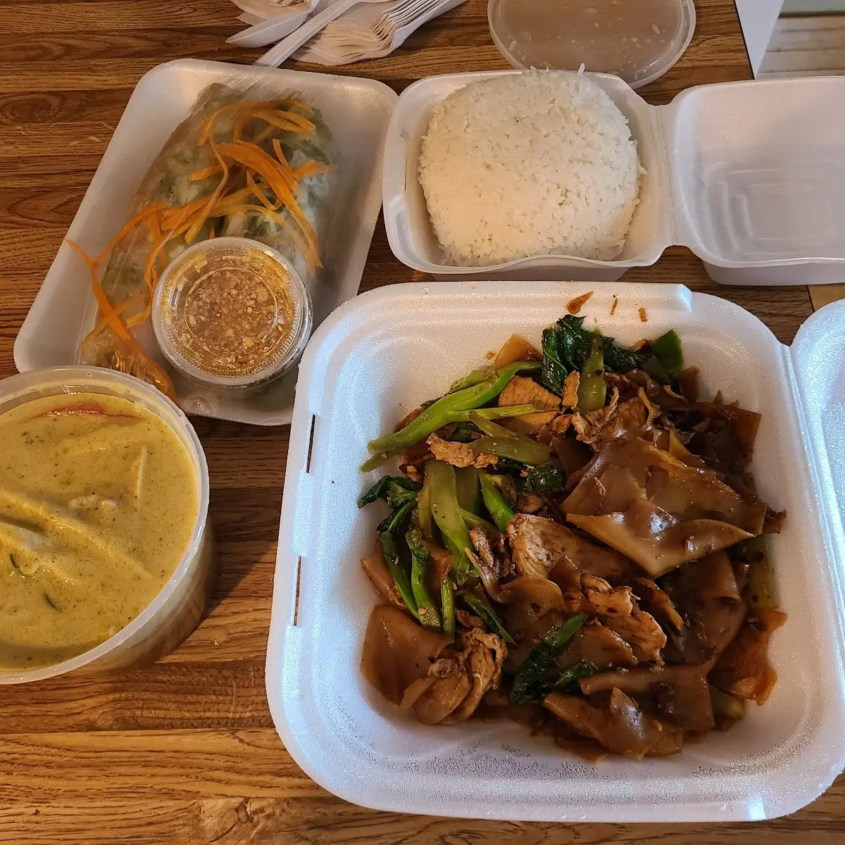 Green Curry Spring Roll and PD See Yew