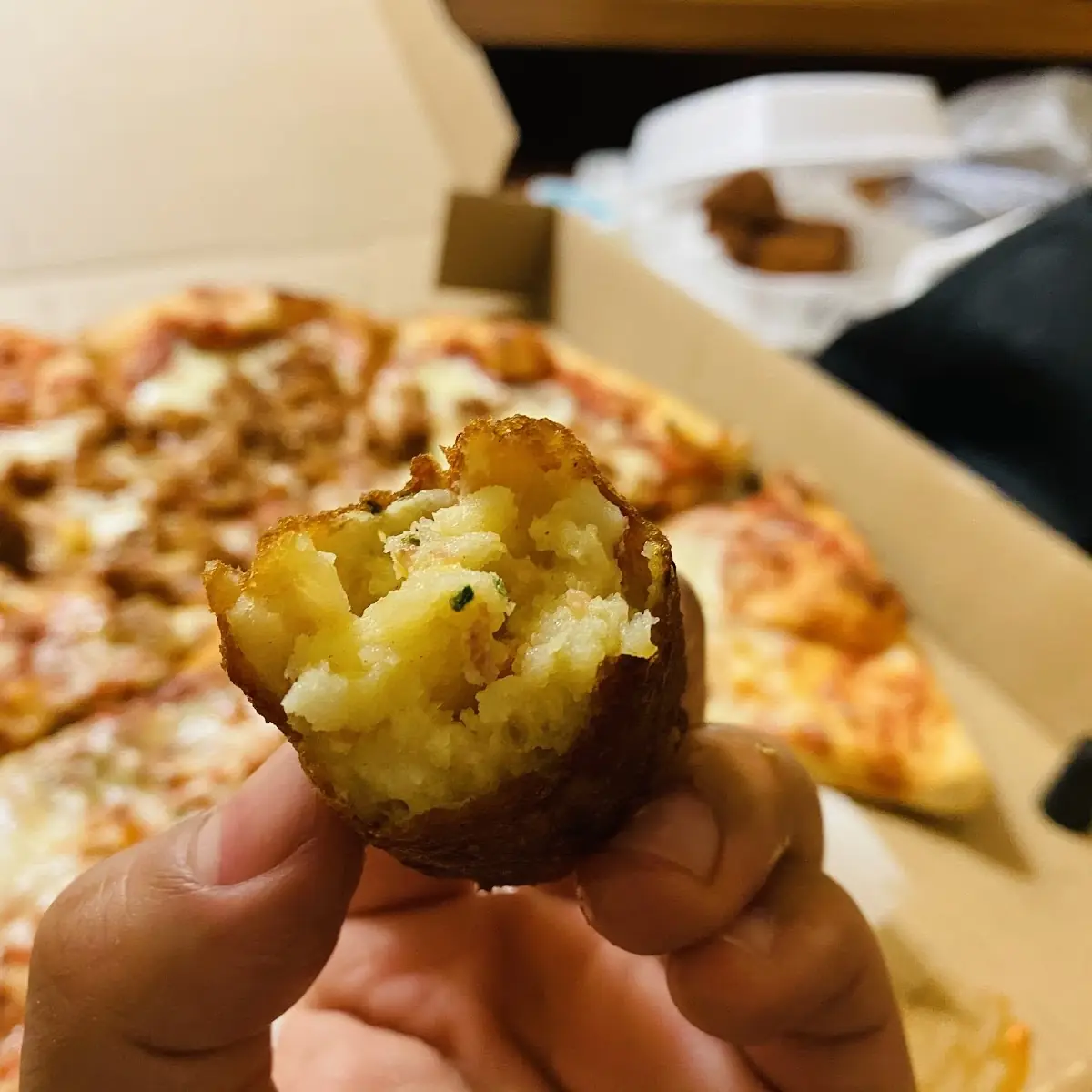 Mac & Cheese Pizza