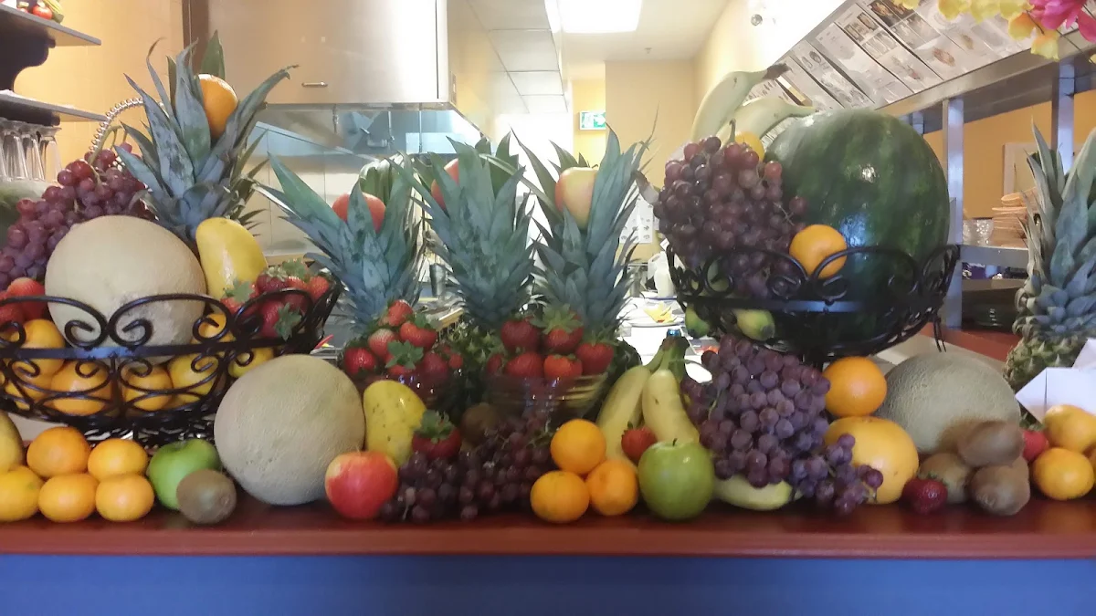 Coras Fruits, Cora's Breakfast & Lunch