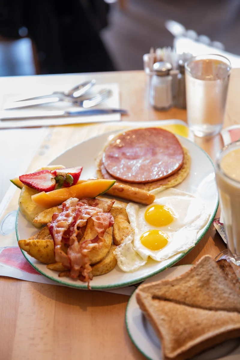 Gargantuan Breakfast, Cora's Breakfast & Lunch