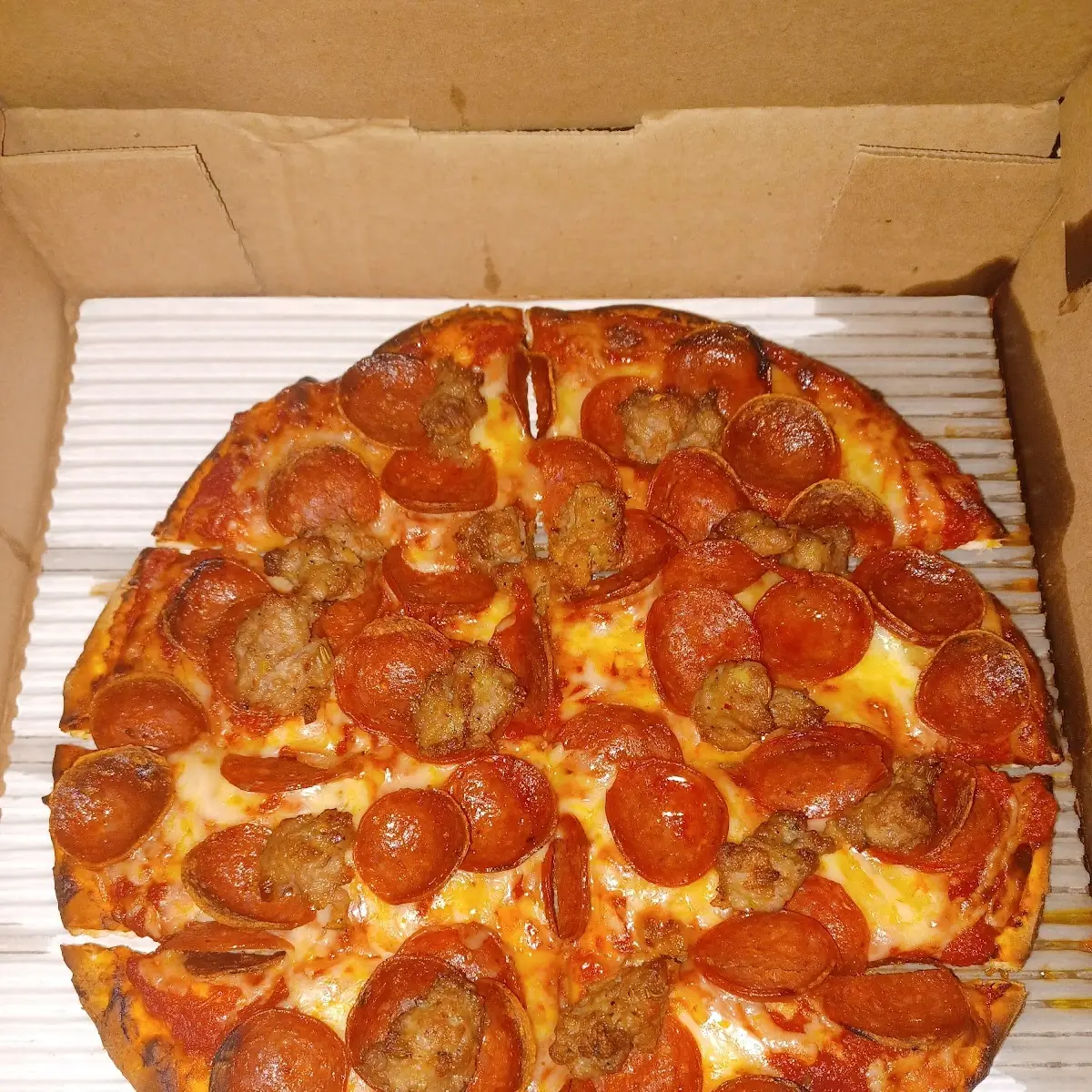 Large Pepperoni Pizza