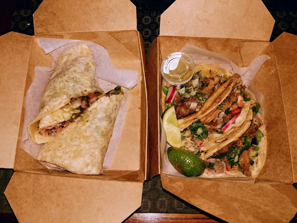 Taco Carnitas Et Burrito Rib-Eye, Taco & Burrito