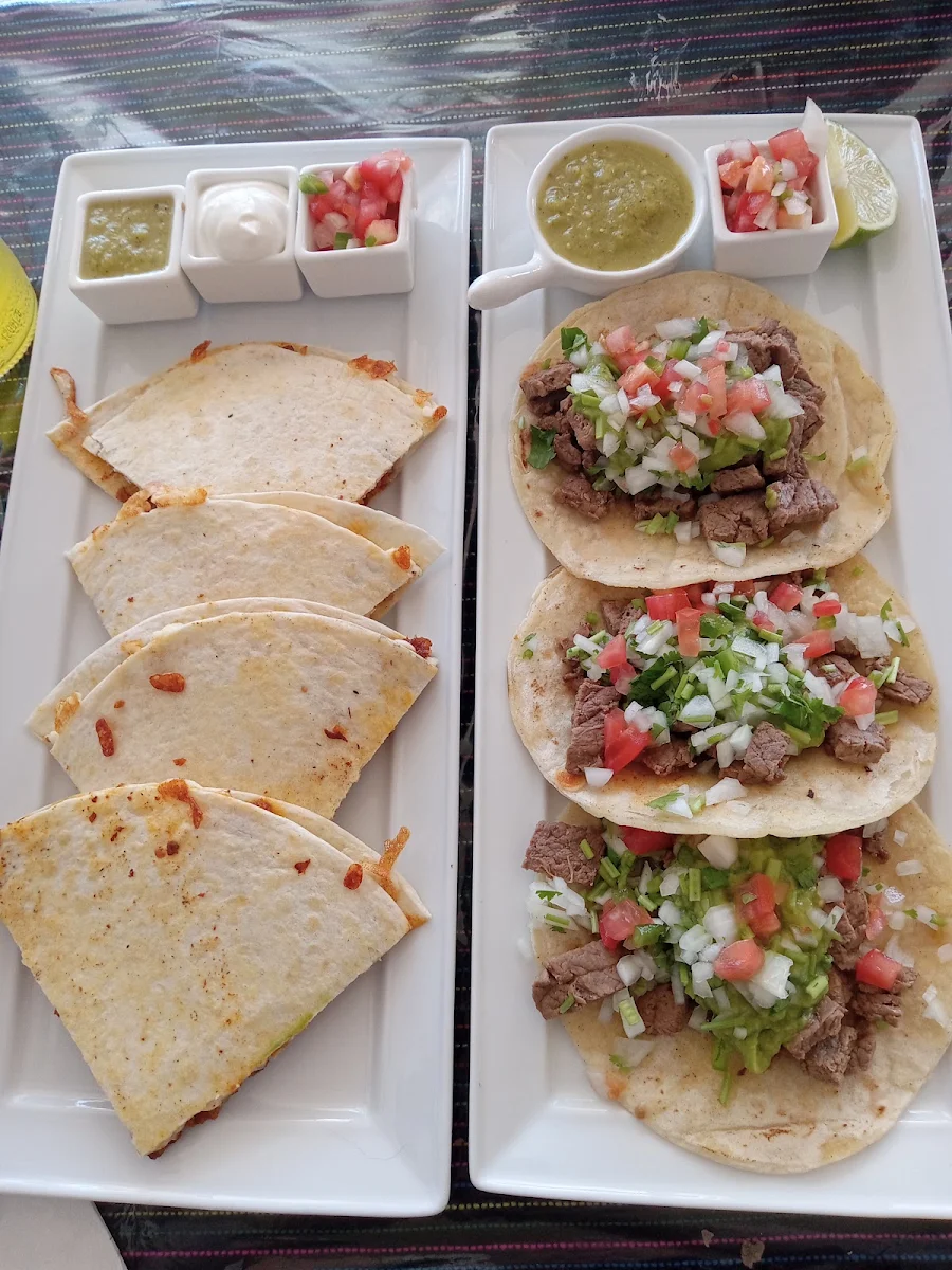 Taco Et Enchiladas, Taco & Burrito