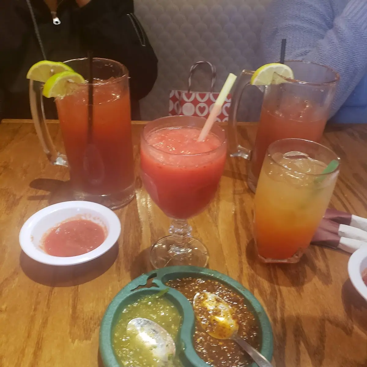 Plato de Salsa Verde Y Roja Ricas