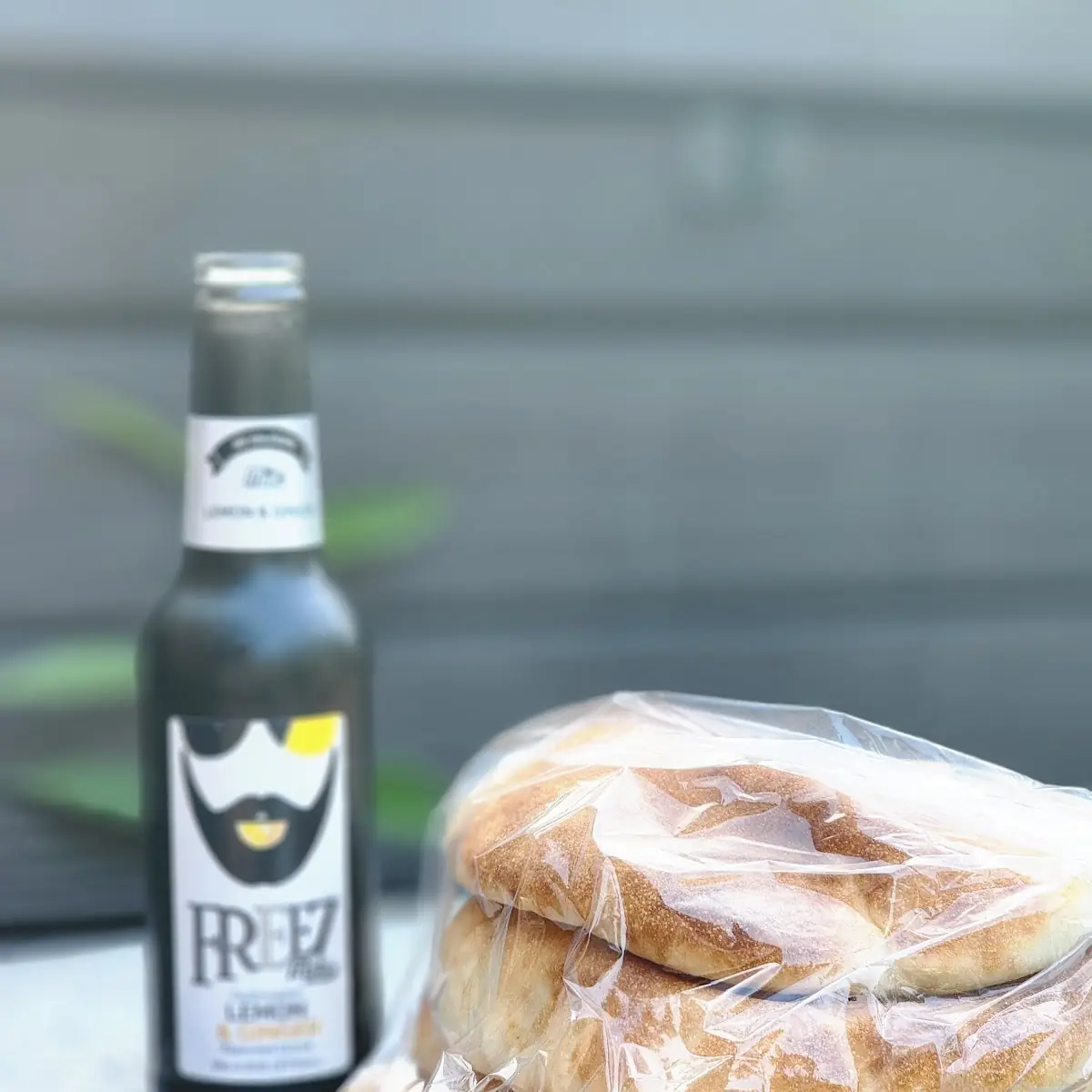 Lemon & Ginger Drink w Fluffy Fresh Pita