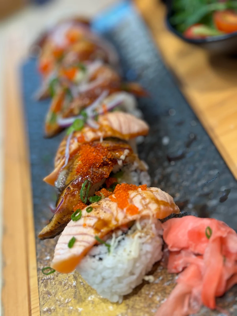 Salmon Aburi, Japan City