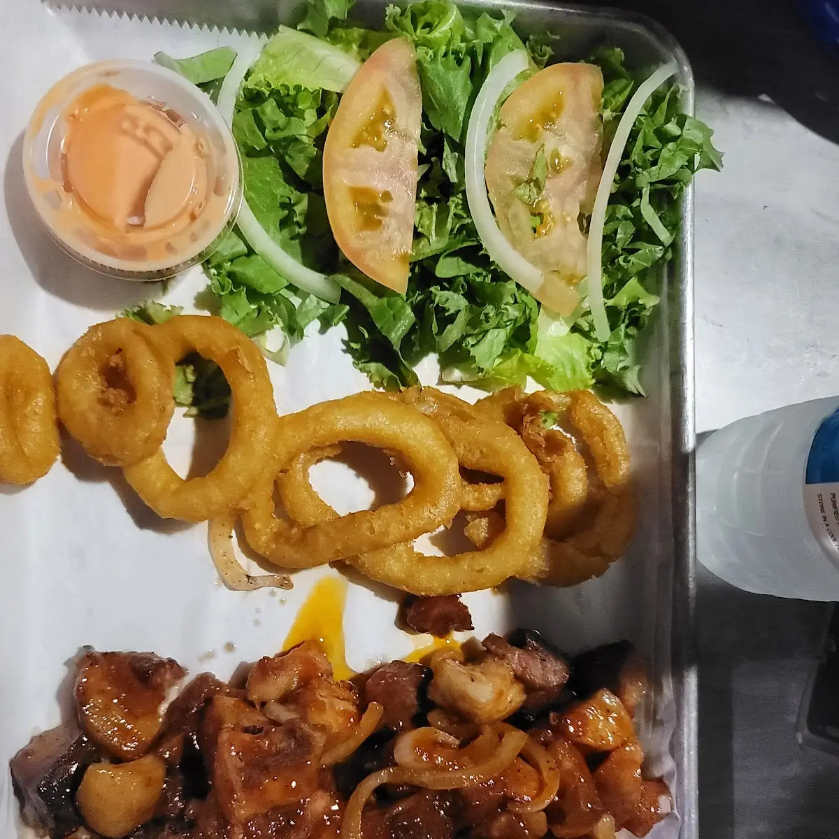 Carne Ahumada Con Onion Rings