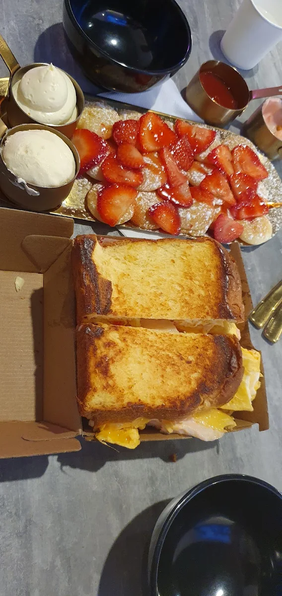 Crab Club, Bingsoo Desserts Springvale