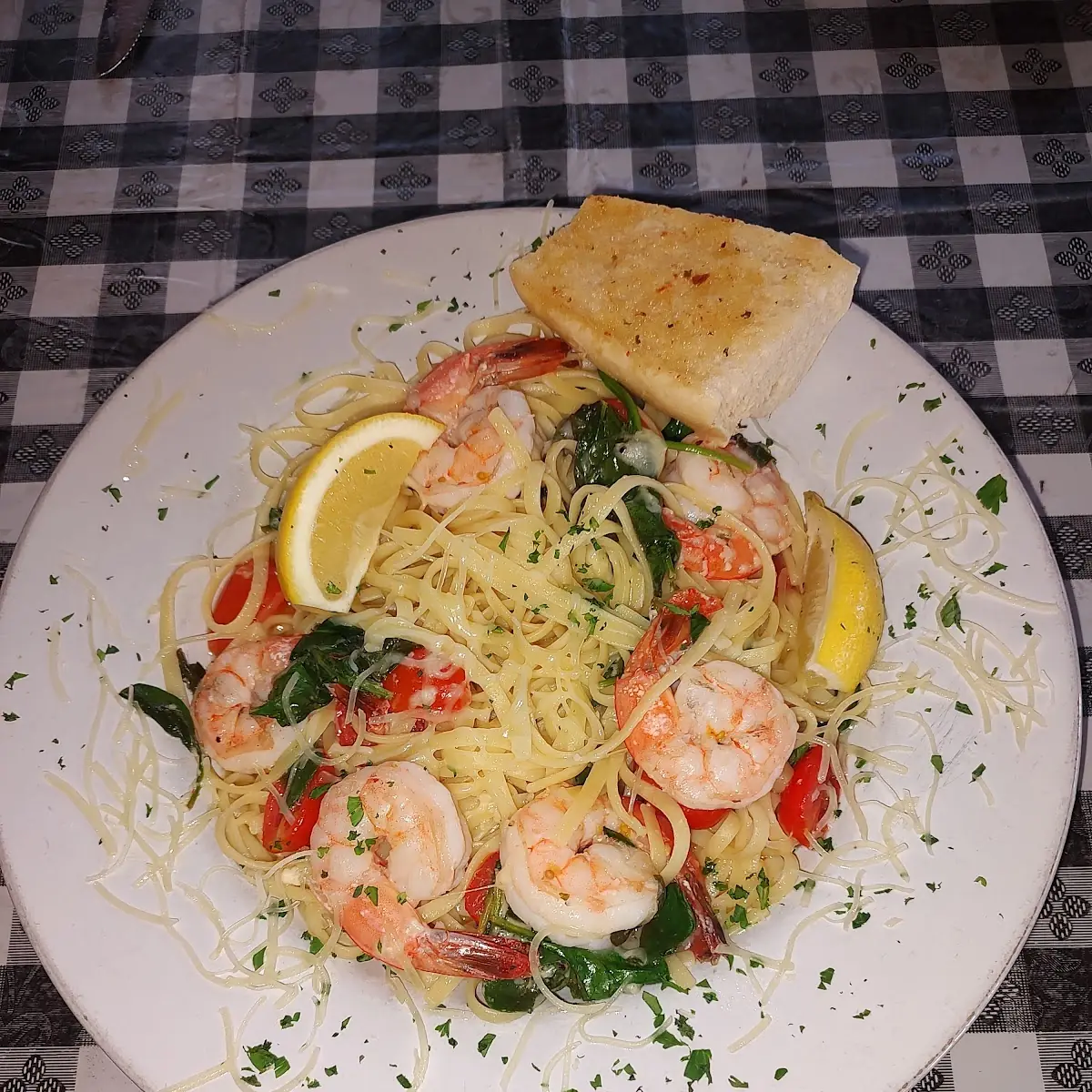 Mom's Shrimp Scampi Pasta