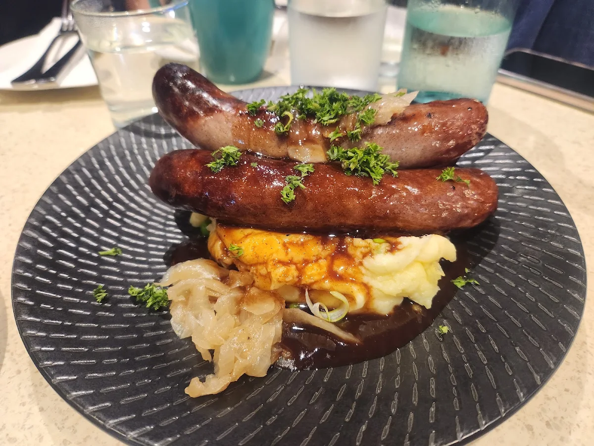 Bangers and Mash, The Karalee on Preston