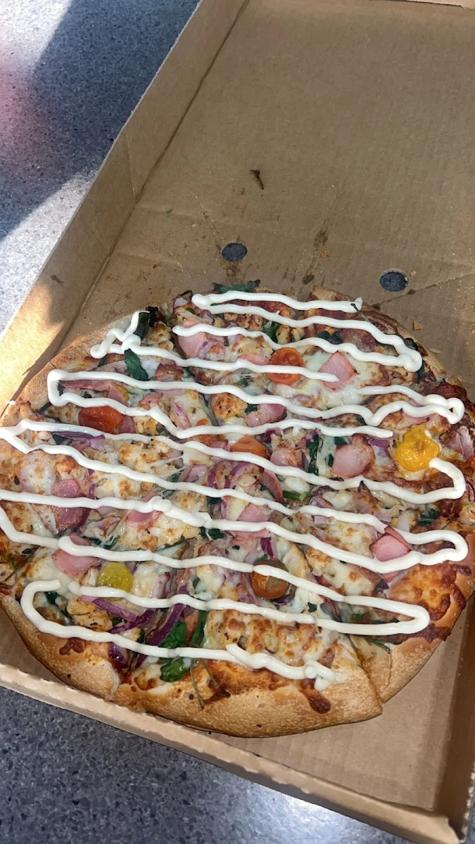 Highlights, Maseys Pizza