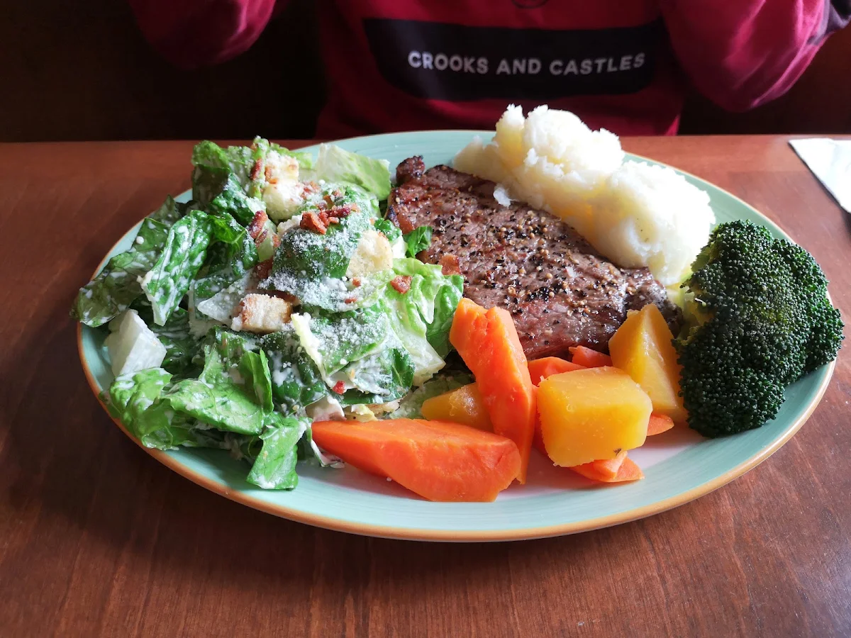 Fresh Vegetables and Mashed Potatoes, PJ's Restaurant Dining Lounge