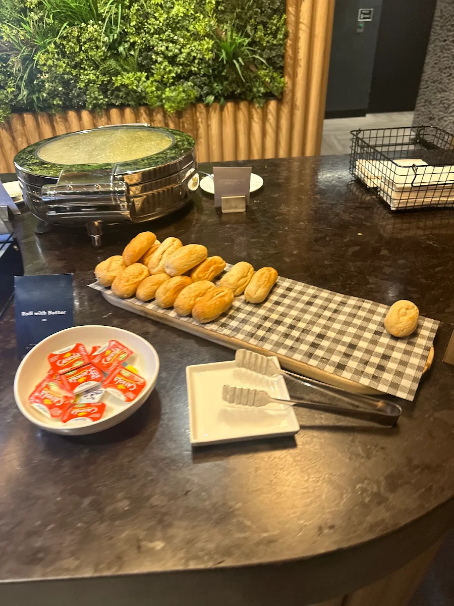 Highlights, Aspire Lounge International Terminal 1, Perth Airport