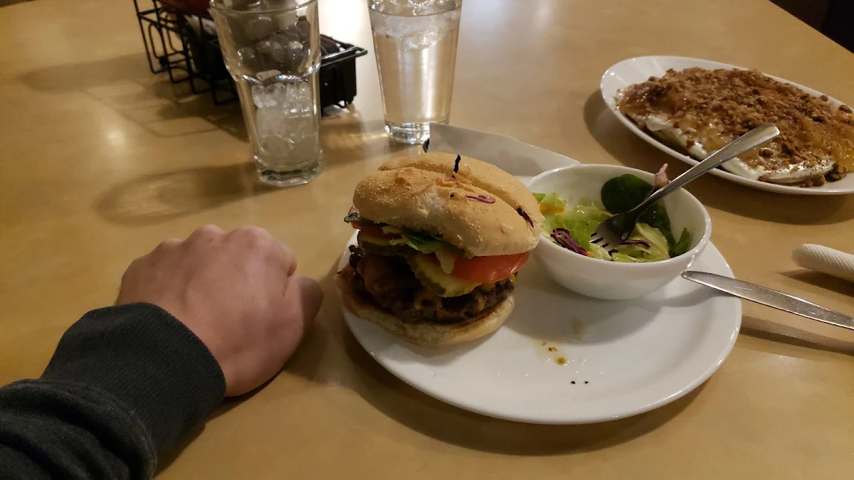 Humpty's-Style Veggie Burger, Humpty's Big Plate Diner