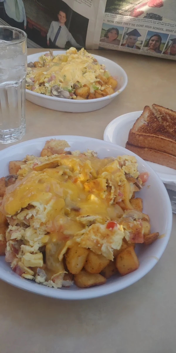 Mixed Sausage Pan Scrambler, Humpty's Big Plate Diner