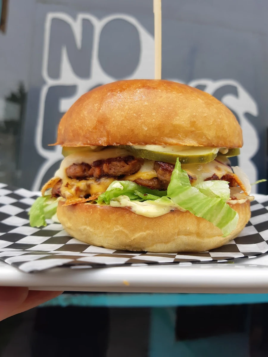OMG Burger, No Forks Given