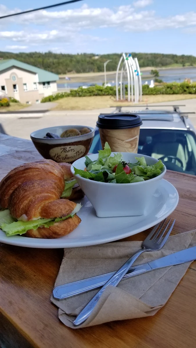 Croissant Jambon, Pains D'exclamation