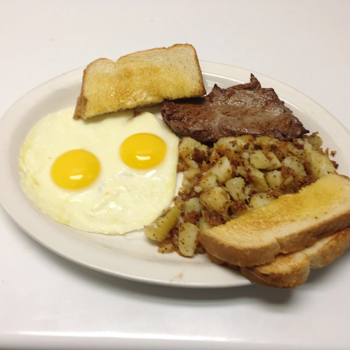 Eggs Bacon or Sasage hf 8 Toast, Donut Diner
