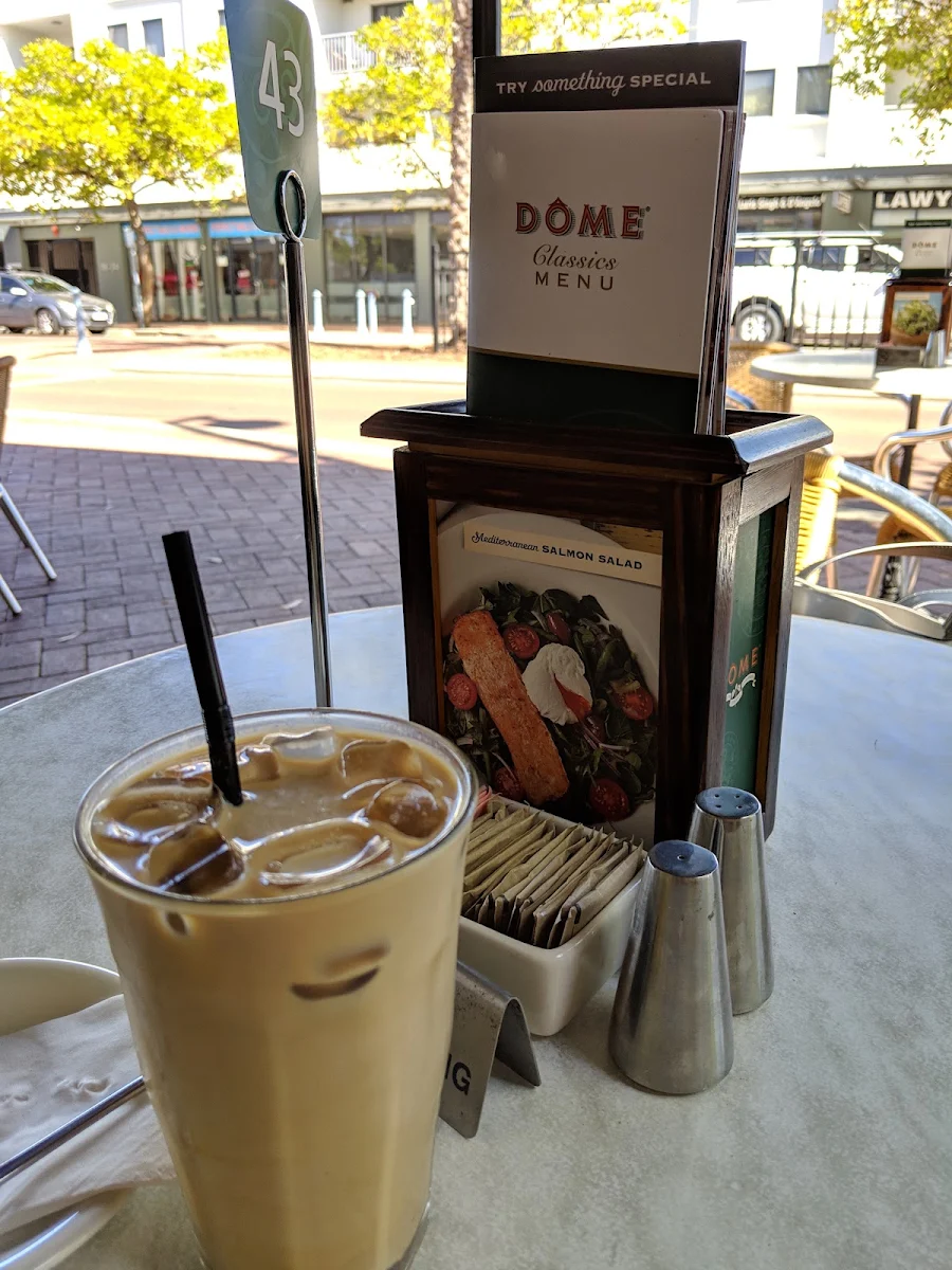 Iced Latté, Dôme Café - Rockingham