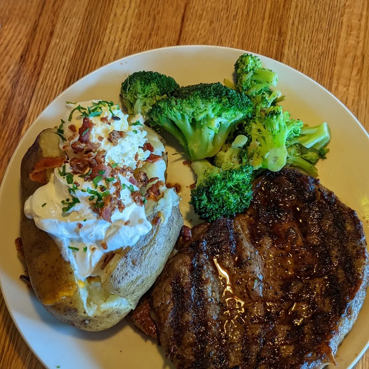 12 Oz Ribeye w Baked Potato