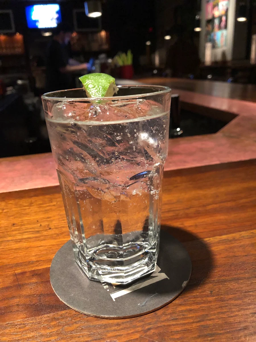 Gin Tonic, HELM - Microbrasserie sur Bernard